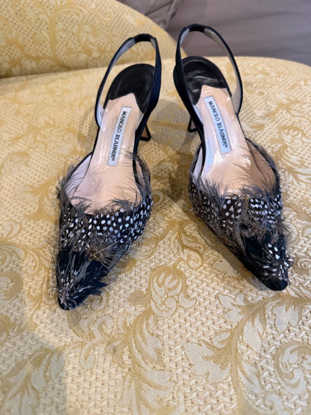 Rare Manolo Blahnik Feather Slingbacks made exclusively for Neiman Marcus 2008 - Picture 2 of 11